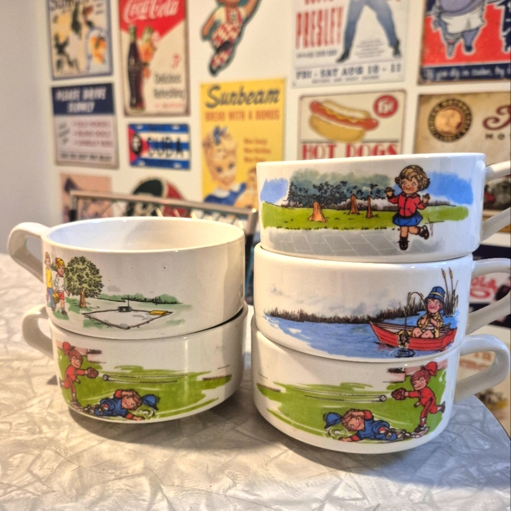 Vintage  80s Cambells Soup Bowls